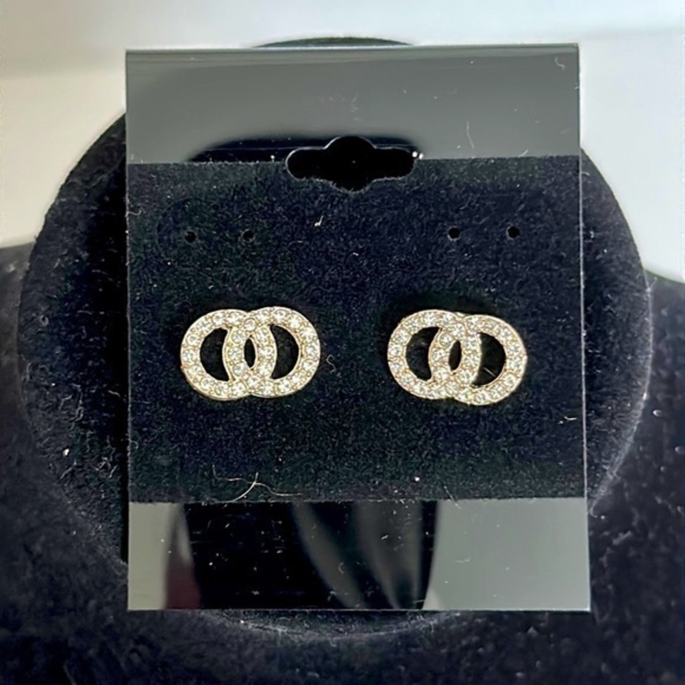 Interlocking circle cz Diamond Earrings